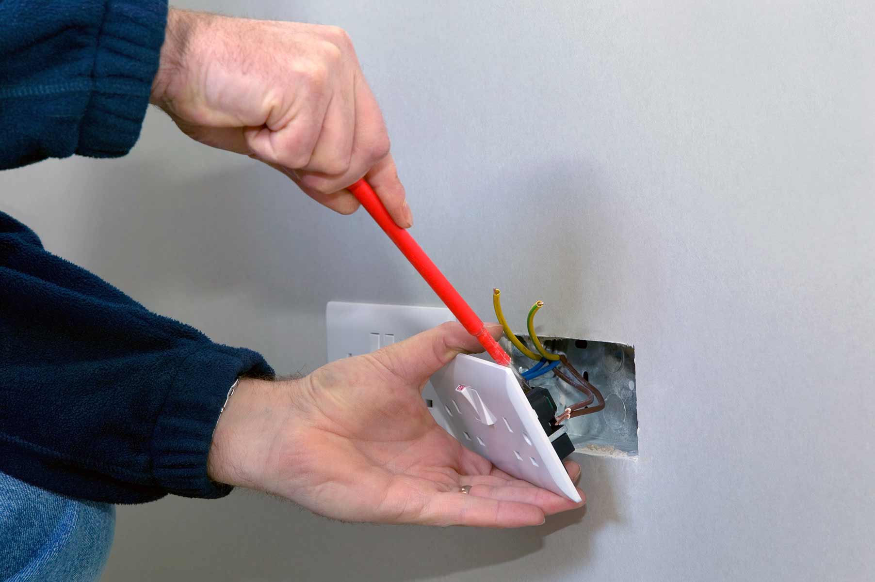 Our electricians can install plug sockets for domestic and commercial proeprties in East Grinstead and the local area. 